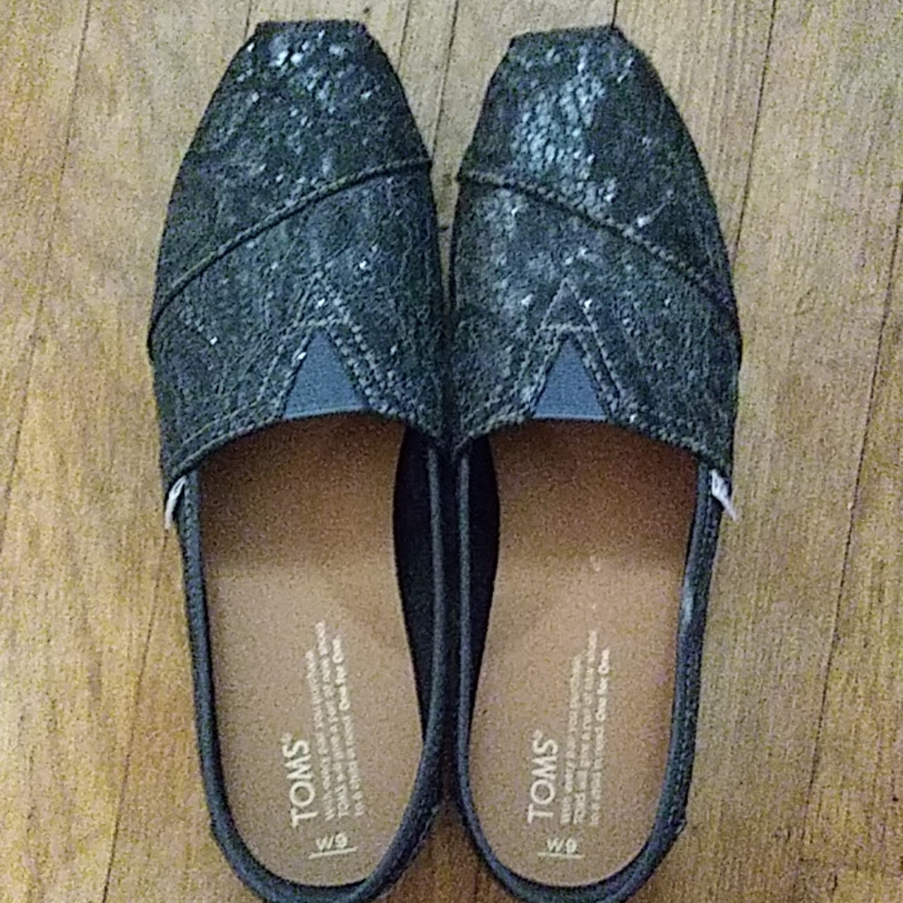 Black lace and glitter Tom's flats size 9 women's